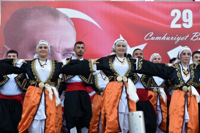 Başkent Lefkoşa’da “Cumhuriyet Korteji” düzenlendi