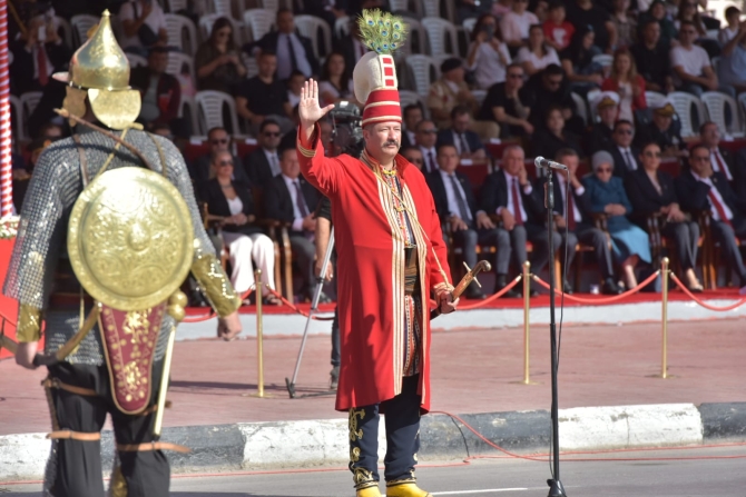 Dr. Fazıl Küçük Bulvarı’nda resmigeçit töreni düzenlendi