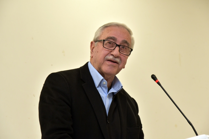 Akıncı’nın “Yaşandığı Gibi” adlı kitabının üçüncü cildi tanıtıldı