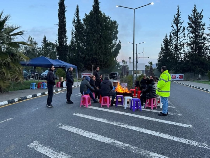 Sendikalar genel grev ve eyleme bugün de devam ediyor