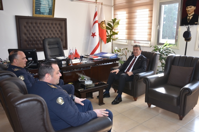 Başbakan Ünal Üstel, Girne Polis Müdürlüğü’nü ziyaret etti