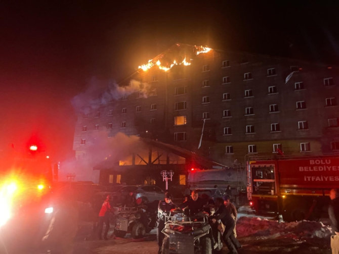 Kartalkaya Kayak Merkezi’nde otel yangını: 6 ölü, 31 yaralı