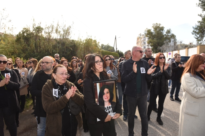 Kıbrıs Türk basınının “Perihan ablası” son yolculuğuna uğurlandı